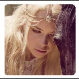 Women’s accessories